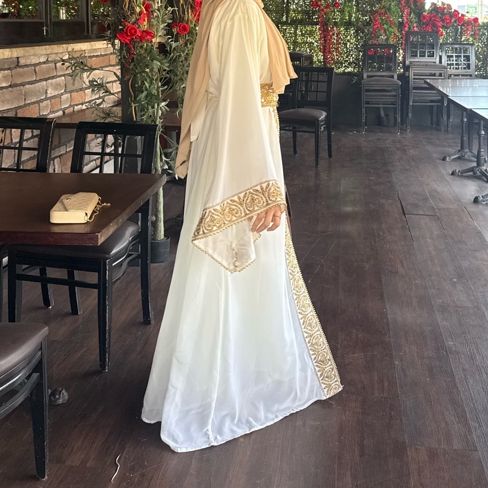 Elegant White & Gold Embroidered Abaya Dress - Picture 4 of 14